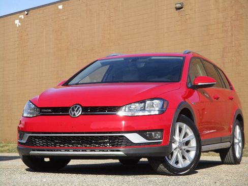 Used 2018 Volkswagen Golf Alltrack SE image 56