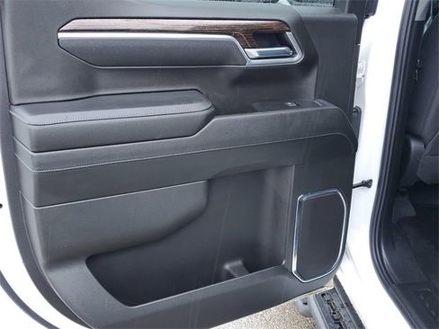 Used 2025 GMC Sierra 1500 Elevation image 11