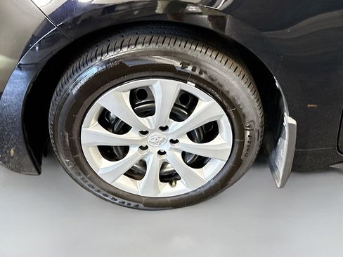 Used 2026 Toyota Corolla LE FWD image 37