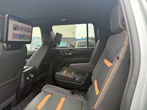 Used 2024 GMC Yukon XL AT4 w/ AT4 Premium Package AWD/4WD image 15