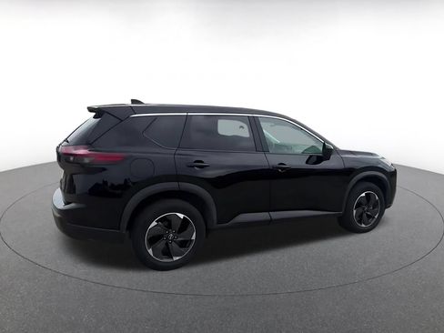Used 2025 Nissan Rogue SV AWD/4WD image 15