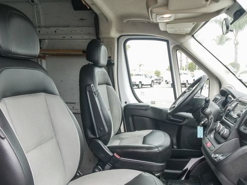 Used 2016 RAM ProMaster 2500 w/ Interior Convenience Group FWD image 11