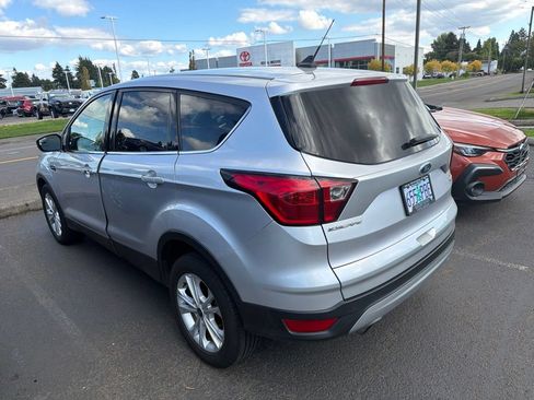 Used 2019 Ford Escape SE FWD image 5