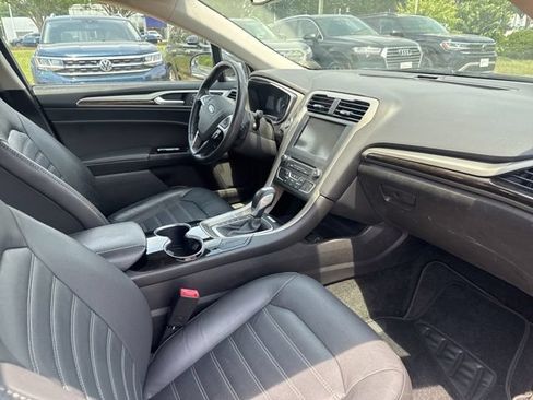 Used 2016 Ford Fusion SE w/ Equipment Group 202A FWD image 15