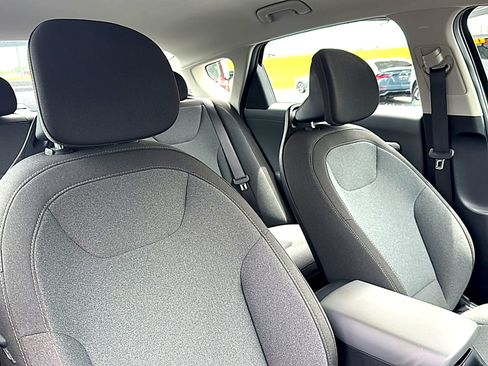 Used 2025 Kia K4 FWD image 24