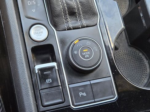 Used 2023 Volkswagen Atlas Cross Sport SEL R-Line image 18