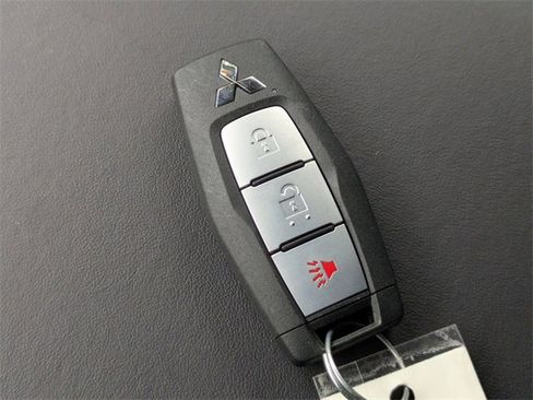 New 2025 Mitsubishi Outlander ES image 32