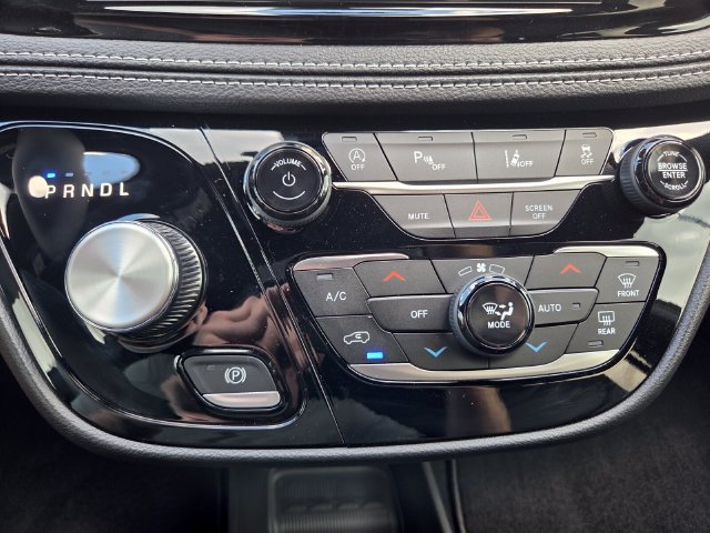 New 2027 Chrysler Pacifica Select FWD image 26