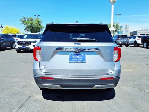 Certified 2022 Ford Explorer XLT w/ Equipment Group 202A image 5
