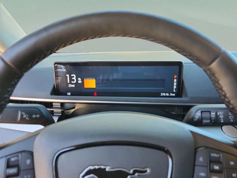 Certified 2021 Ford Mustang Mach-E Select w/ Comfort/Appearance Package image 11