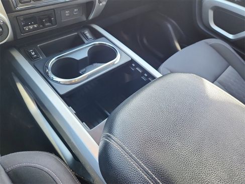 Used 2020 Nissan Titan SV w/ SV Convenience Package image 22