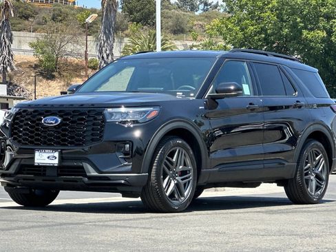 New 2026 Ford Explorer ST-Line w/ ST-Line Street Pack RWD image 7