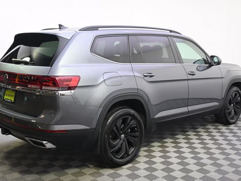 Used 2024 Volkswagen Atlas SE w/ Black Wheel Package AWD/4WD image 7