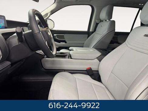 New 2025 Ford Expedition Max Platinum w/ Platinum Ultimate Package image 7