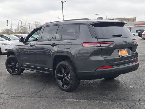 Certified 2025 Jeep Grand Cherokee L Limited w/ Luxury Tech Group II image 18