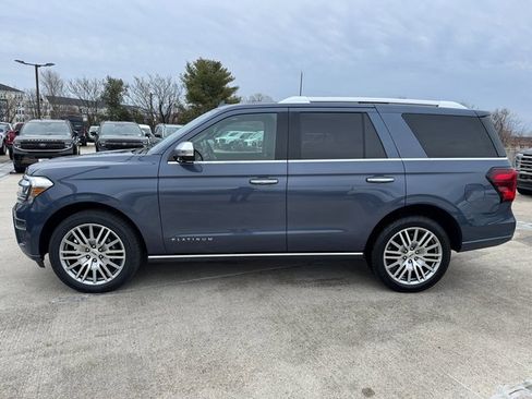 Certified 2023 Ford Expedition Platinum image 11