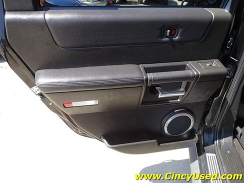 Used 2005 HUMMER H2 w/ Preferred Equipment Group AWD/4WD image 26