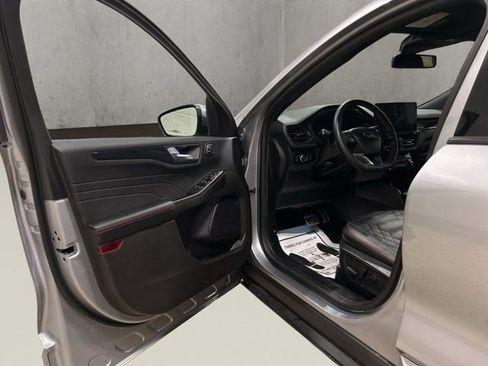 Used 2024 Ford Escape ST-Line Elite w/ Premium Technology Package image 11