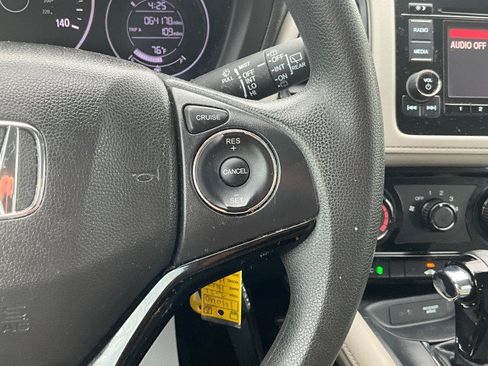 Used 2021 Honda HR-V LX image 17