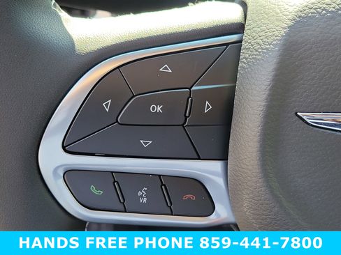 New 2026 Chrysler Pacifica Select image 11