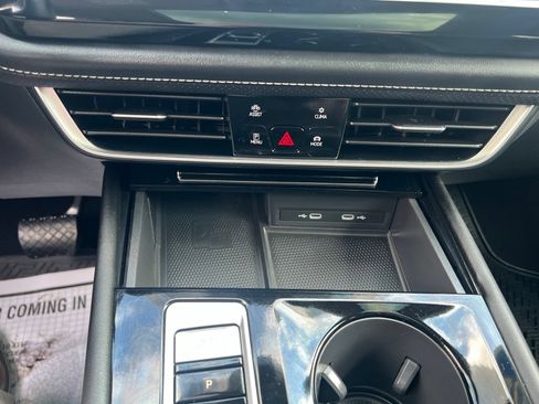 Used 2024 Volkswagen Atlas SE w/ Panoramic Sunroof Package AWD/4WD image 29