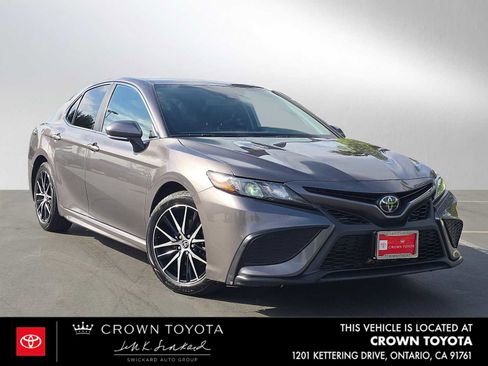 Certified 2023 Toyota Camry SE image 1
