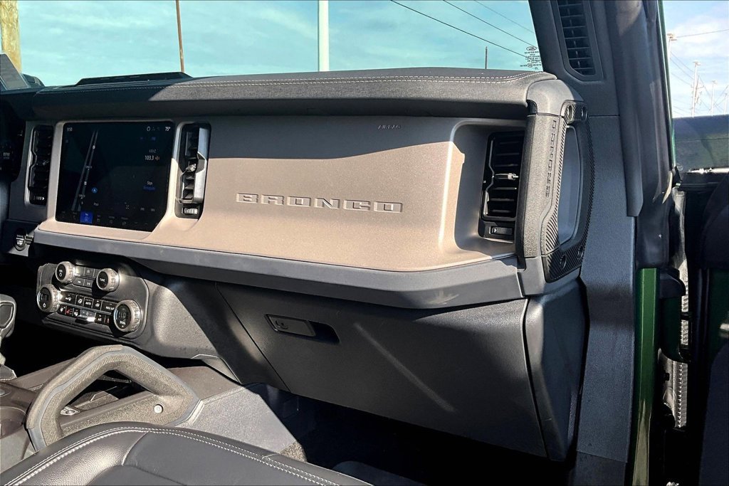 Used 2025 Ford Bronco Outer Banks w/ Sasquatch Package AWD/4WD image 16