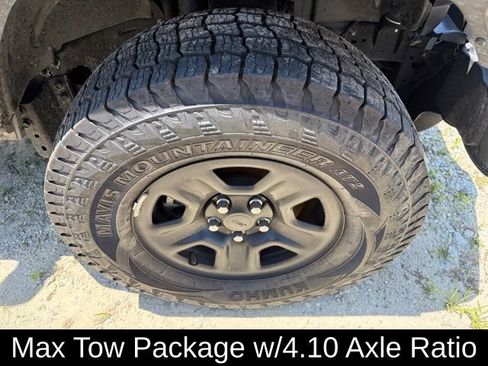 Used 2024 Jeep Gladiator Sport AWD/4WD image 5