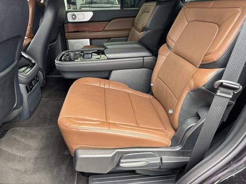 Certified 2024 Lincoln Navigator Reserve AWD/4WD image 18