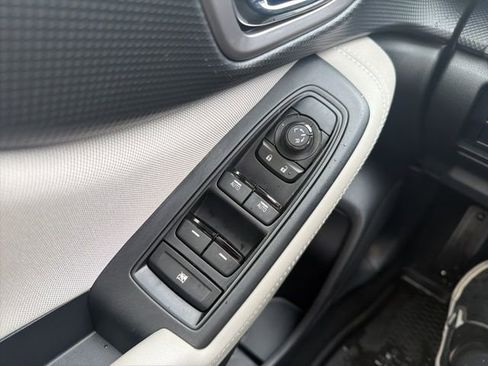 Used 2023 Subaru Forester Premium AWD/4WD image 17
