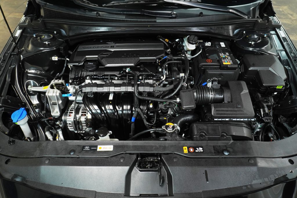 Certified 2026 Hyundai Elantra Sport FWD image 9