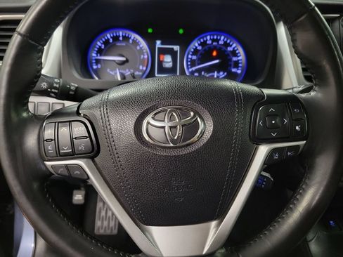 Used 2019 Toyota Highlander XLE AWD/4WD image 25