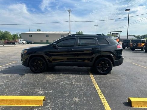 Used 2020 Jeep Cherokee Latitude Plus AWD/4WD image 4