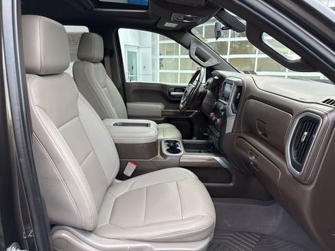 Used 2021 Chevrolet Silverado 1500 LT Trail Boss w/ Convenience Package II image 19