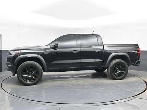 Used 2023 Chevrolet Colorado Trail Boss w/ Technology Package AWD/4WD image 11