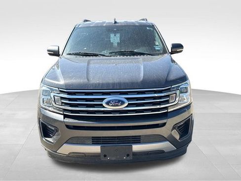 Used 2019 Ford Expedition XLT w/ Equipment Group 202A RWD image 2