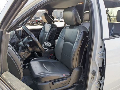 Used 2022 RAM 2500 Tradesman w/ Chrome Appearance Group image 32