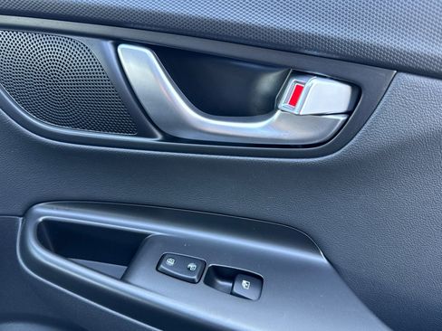 Used 2022 Hyundai Kona Limited image 19