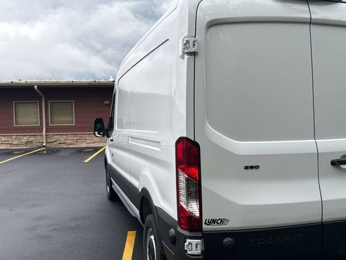 New 2027 Ford Transit 250 148 Medium Roof w/ Load Area Protection Package RWD image 13