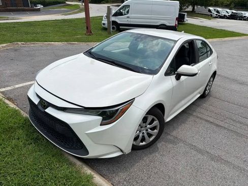 Used 2020 Toyota Corolla LE FWD image 1