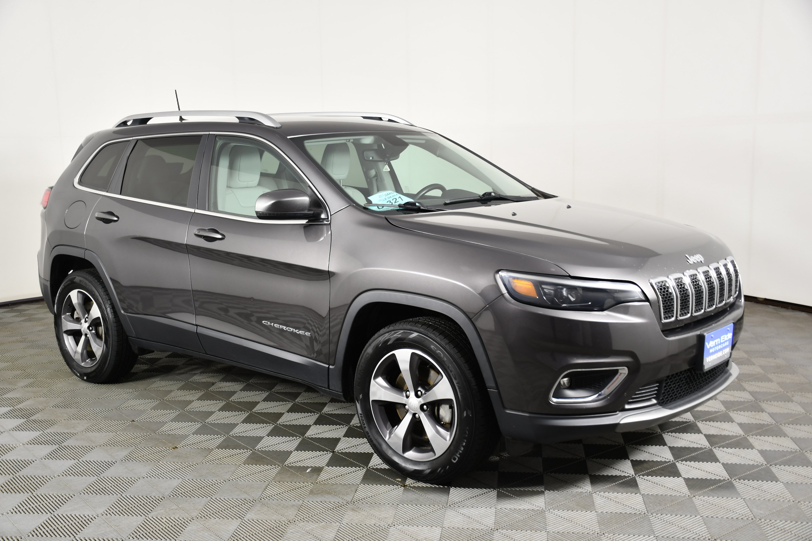 Used 2020 Jeep Cherokee Limited AWD/4WD image 4