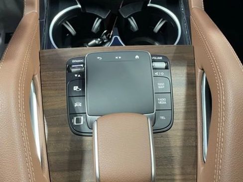 Used 2025 Mercedes-Benz GLE 350 4MATIC image 19