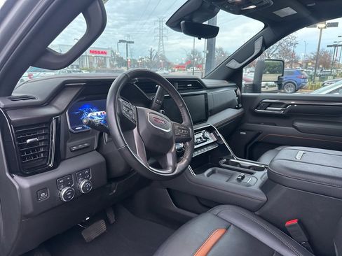 Used 2024 GMC Sierra 2500 AT4 w/ AT4 Premium Plus Package image 9