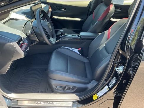 Certified 2024 Toyota Prius Prime FWD image 9