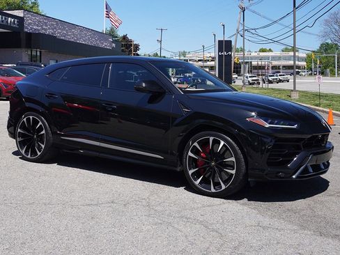 Used 2020 Lamborghini Urus AWD/4WD image 2