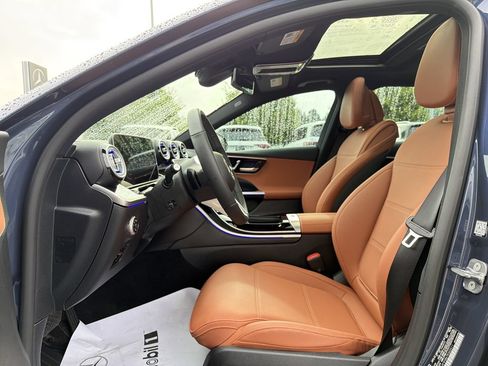 Certified 2026 Mercedes-Benz C 300 4MATIC Sedan image 11