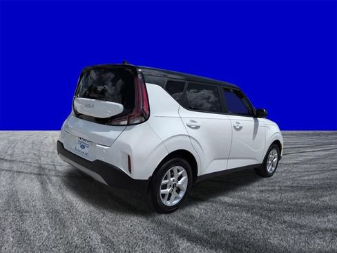 Used 2025 Kia Soul S FWD image 4