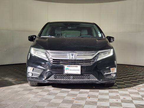 Used 2018 Honda Odyssey Elite image 2