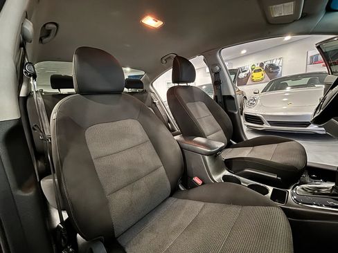 Used 2017 Kia Forte LX FWD image 17