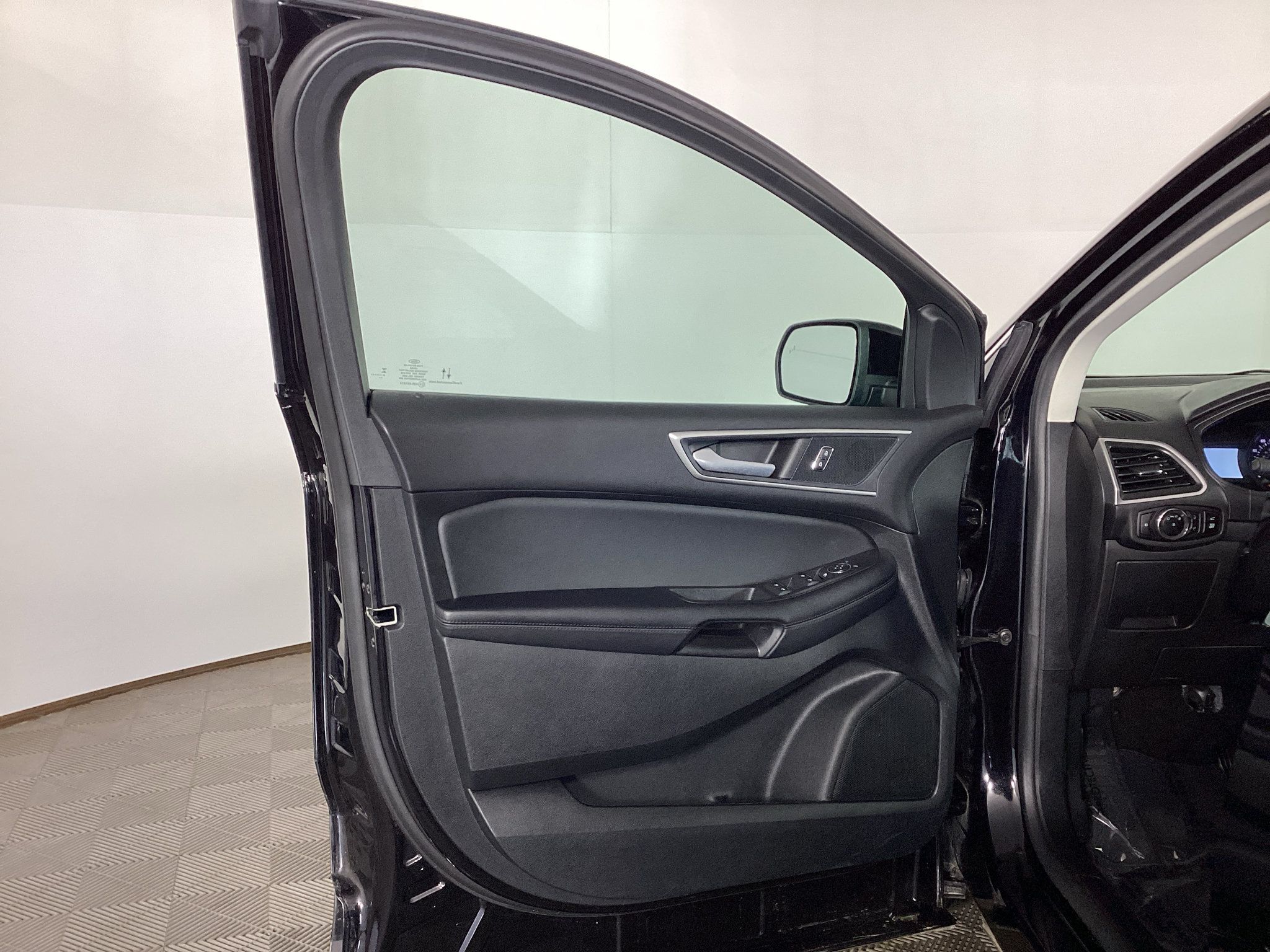 Used 2024 Ford Edge SEL w/ Convenience Package AWD/4WD image 14